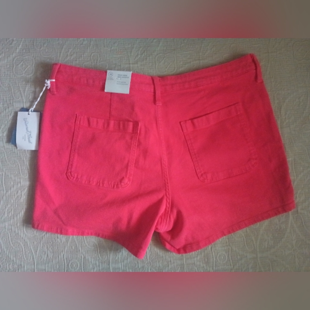 New Universal Threads Women's Coral Shorts 14+/16